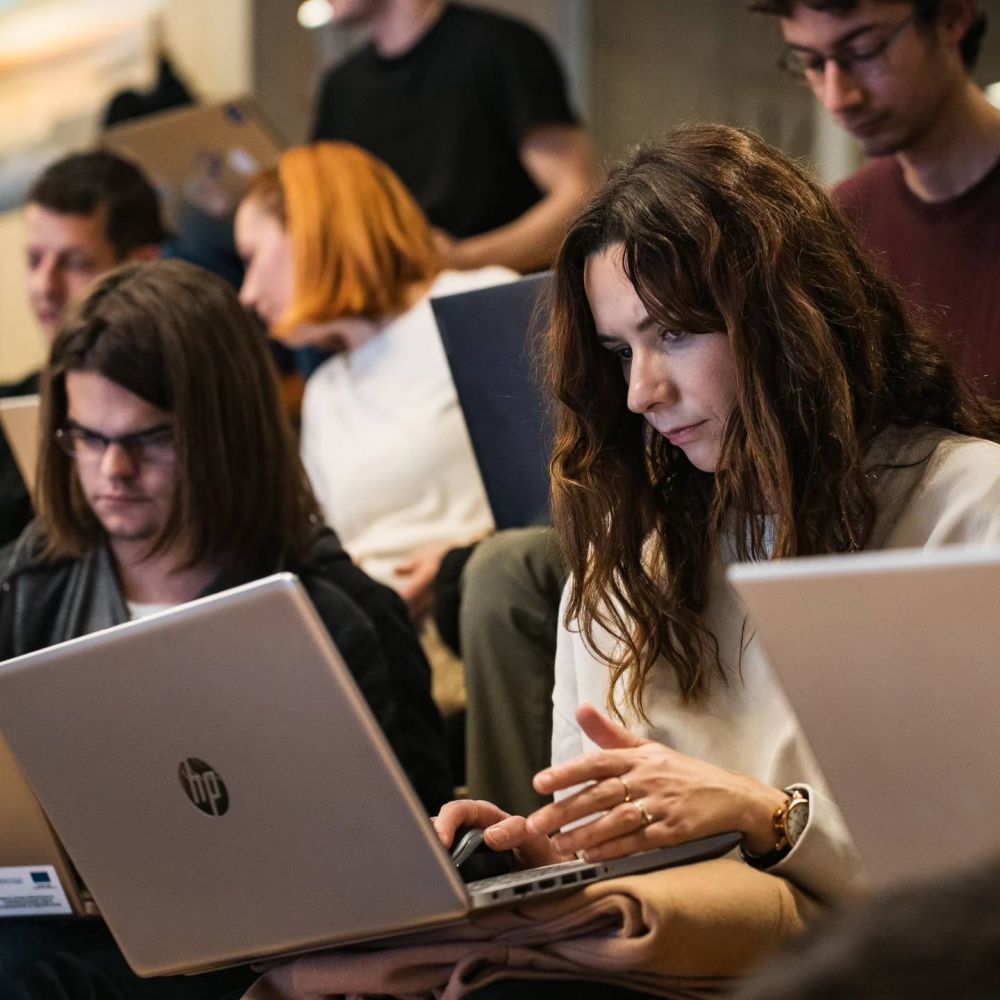 TERENSKA NASTAVA -  studenti Poslovne informatike prisustvovali predavanju „Postupci etičkog hakiranja“ i radionici „Capture the flag“ u organizaciji Centra Trokut